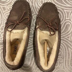 Brown Ugg Dakota size 9 women's slippers